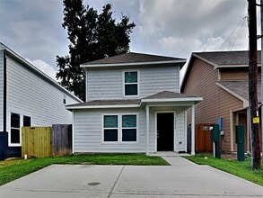 Building Photo - 16696 E Ivanhoe St