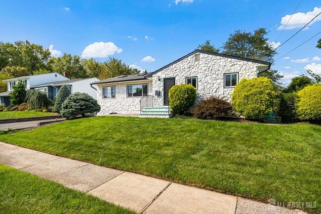 Building Photo - 56 Rieder Rd