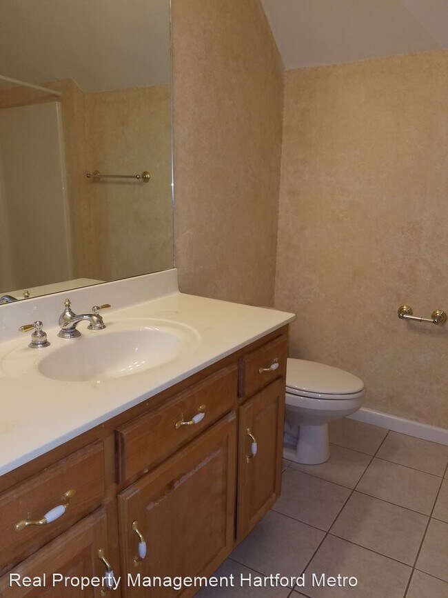 Building Photo - 3 br, 2.5 bath House - 17 Baldwin Dr