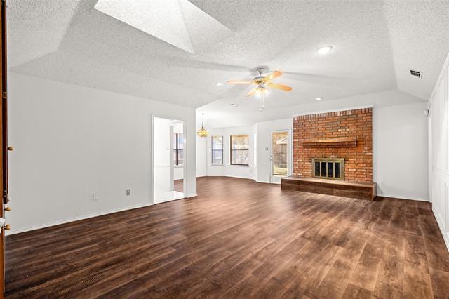 Foto del edificio - 4845 Barberry Dr