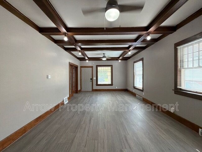 Building Photo - 2049 Worthington Ave