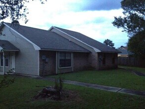 Building Photo - 5236-5240 Berryville Ct