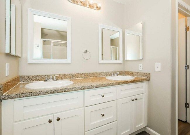 Foto del edificio - 5113 Peaceful Pond Ave