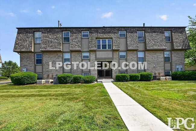 Foto del edificio - 801 Hilltop Ln