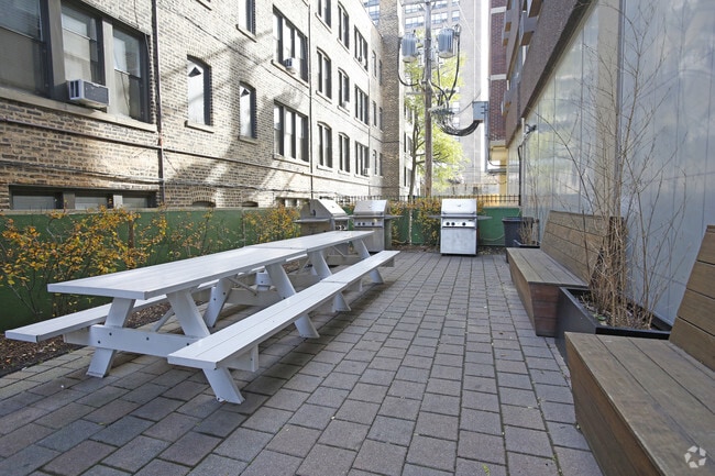 Patio - Buena Shores Apartments