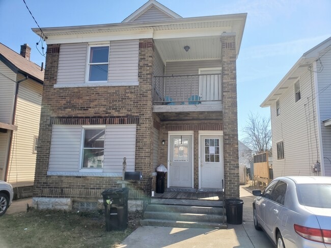 Building Photo - 823 E 29th St