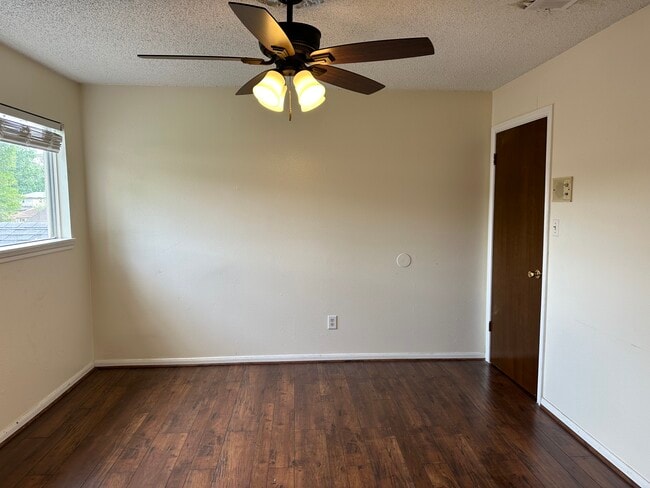 Foto del edificio - 223 Blue Castle Ln