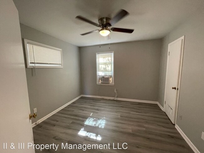 Building Photo - 1 br, 1 bath House - 11903  W 57th St