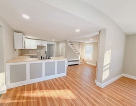 Building Photo - 26 Davis St