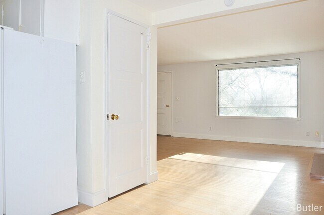 Building Photo - CLICK "REQUEST A TOUR" NOW!