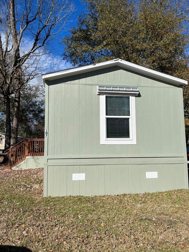 Building Photo - 107 Toledo St