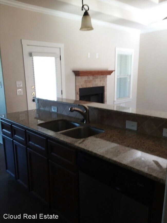Building Photo - 3 br, 2 bath House - 1 ARMADILLO CIRCLE