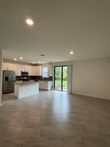 Foto del edificio - 12932 Anthorne Ln