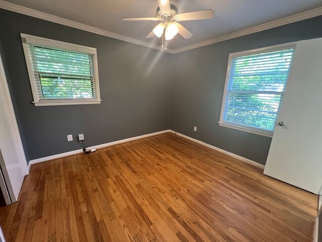 Foto del edificio - 726 E Magnolia Ave