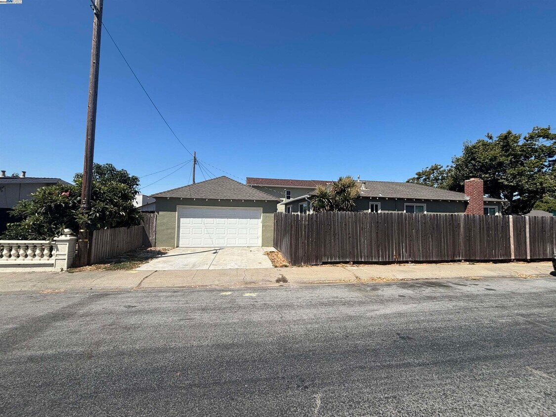 Foto principal - 3428 San Marino Ave
