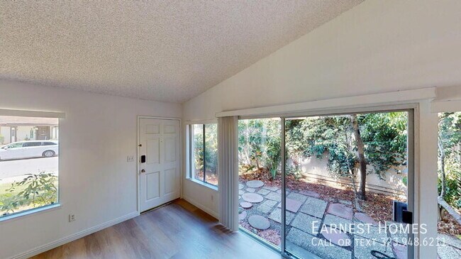 Foto del edificio - 10464 Larwin Ave