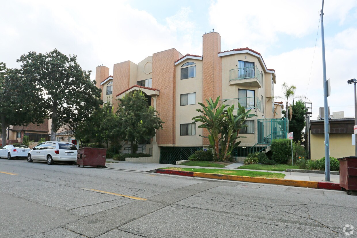 450 W Dryden St, Glendale, CA 91202 Apartments in Glendale, CA