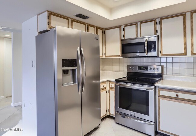 Foto del edificio - 7920 E Camelback Rd