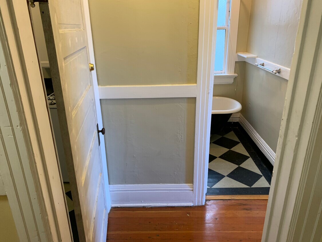 Foto principal - 729 E Burnside St