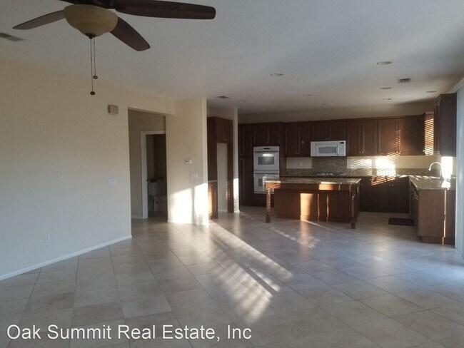 Foto del edificio - 29258 Discovery Ridge Dr