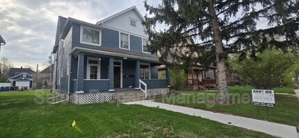 Building Photo - 926 Columbia Ave