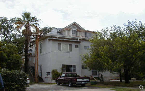 Foto del edificio - 315 W Magnolia Ave