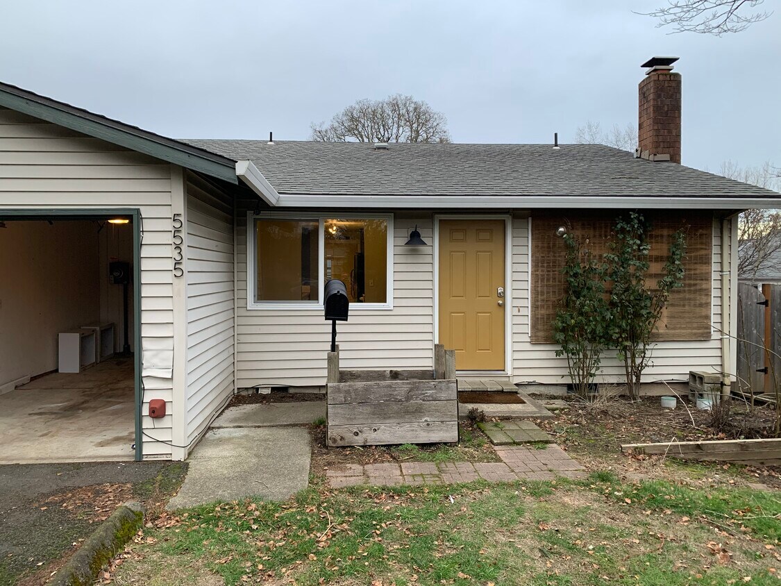 Primary Photo - 5535 SW Lombard Ave