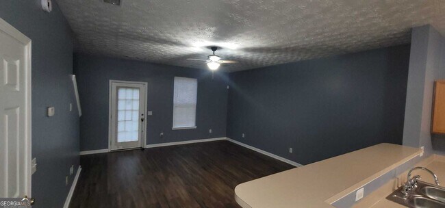 Foto del edificio - 6093 Camden Forrest Cove