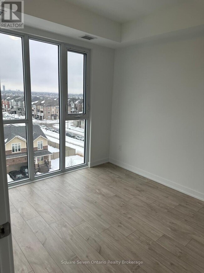 Photo du bâtiment - 770 Whitlock Ave