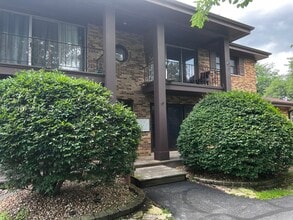 Building Photo - 516 Lincoln Ln