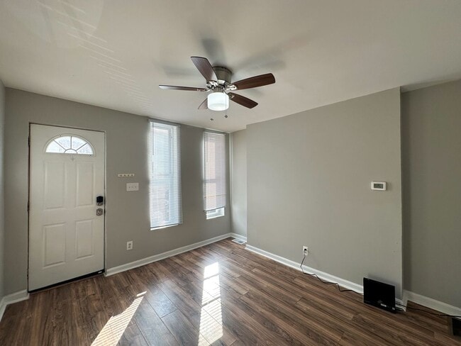 Building Photo - Gorgeous 2Bed/1Bath in Washington Village