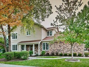 Building Photo - 1227 S Parkside Dr