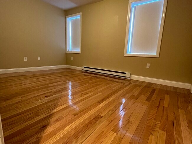 Foto del edificio - 31 N Central St