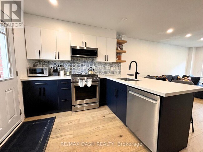 Photo du bâtiment - 3312 Bathurst St