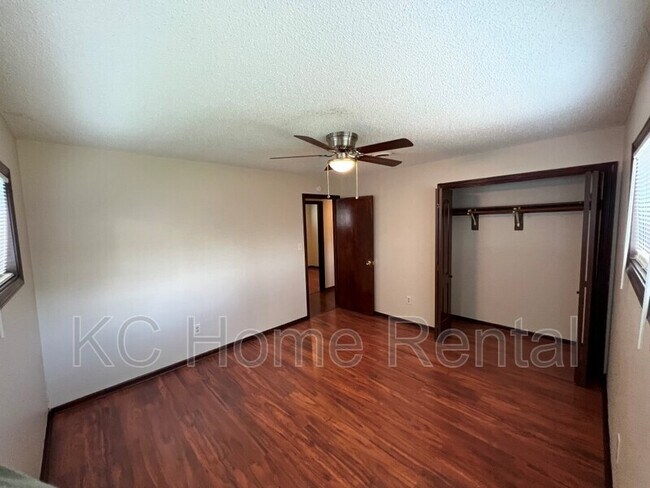 Foto del edificio - 11409 Corrington Ave