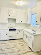 Building Photo - 2605 Gates Ave