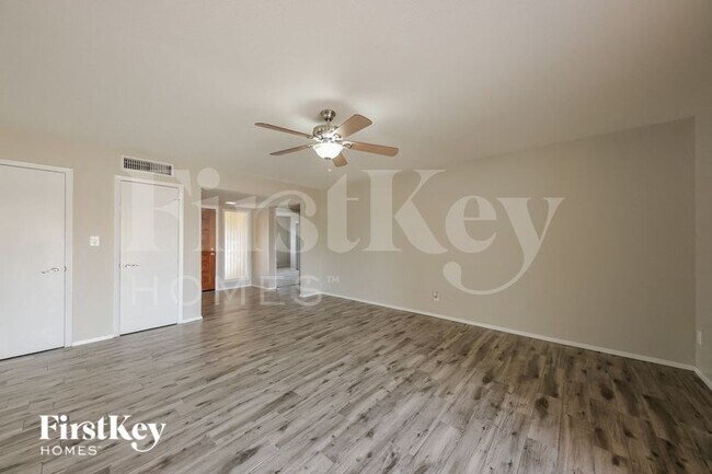 Foto del edificio - 4702 W Paradise Ln
