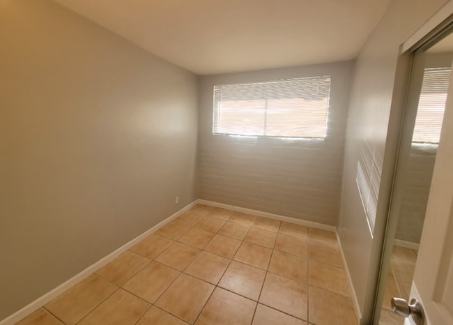 Foto del edificio - Eastside 4 bedroom-2 bath