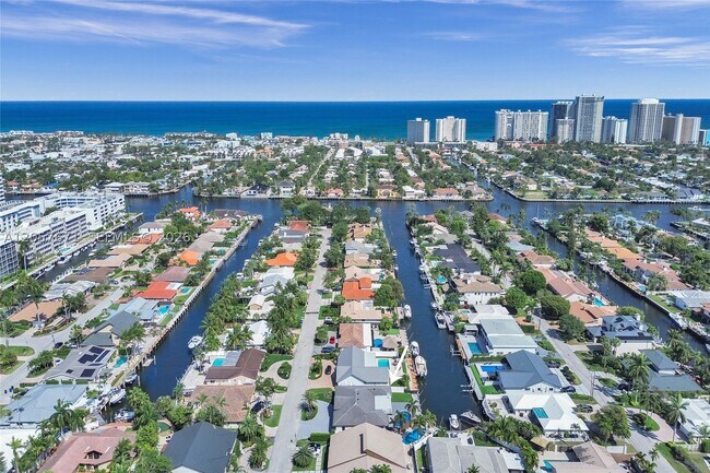 Foto del edificio - 3010 NE 46th St