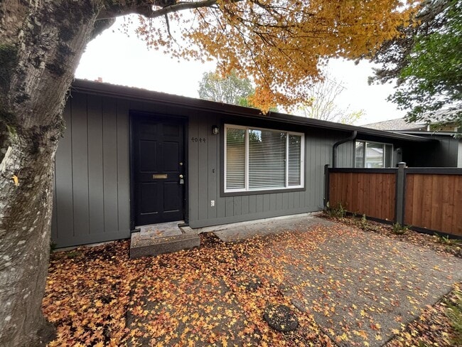 Building Photo - Bright 2-Bedroom Home with Open Living Area & Spacious Bedrooms