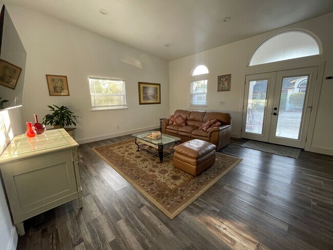 Foto del edificio - Custom Private Cottage near Arden Park