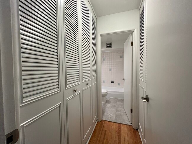 Foto del edificio - 516 W Melrose St