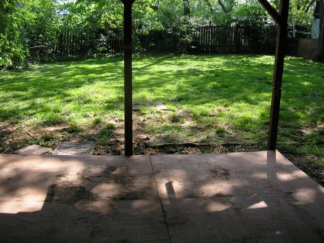 Building Photo - 1540 Virginia Dr