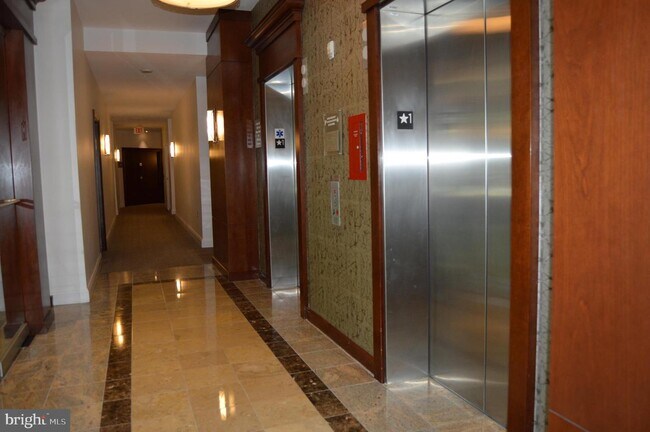 Foto del edificio - 11760 Sunrise Valley Dr