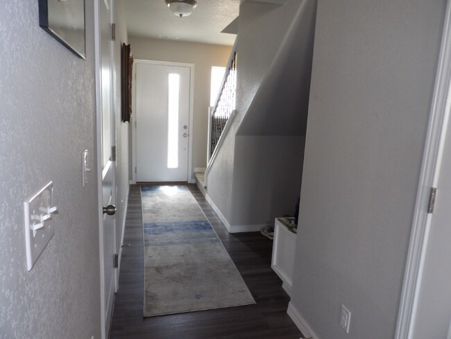 Building Photo - 11260 Feliz Wy