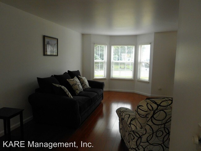Building Photo - 3 br, 1.5 bath House - 1165 Blackburn Drive
