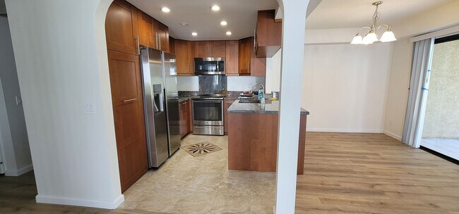 Building Photo - Spacious 3-Bedroom Townhome with Scenic Views in Glenwood Springs