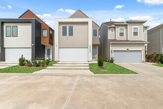 Building Photo - 3007 Ventas Dr