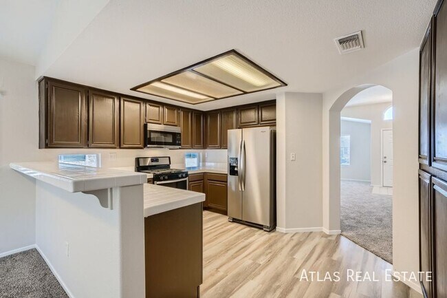Foto del edificio - COMING SOON 3/5/2025! Beautiful 3-Bedroom,...