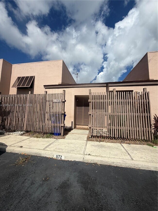 Foto del edificio - 1172 NW 122nd Terrace